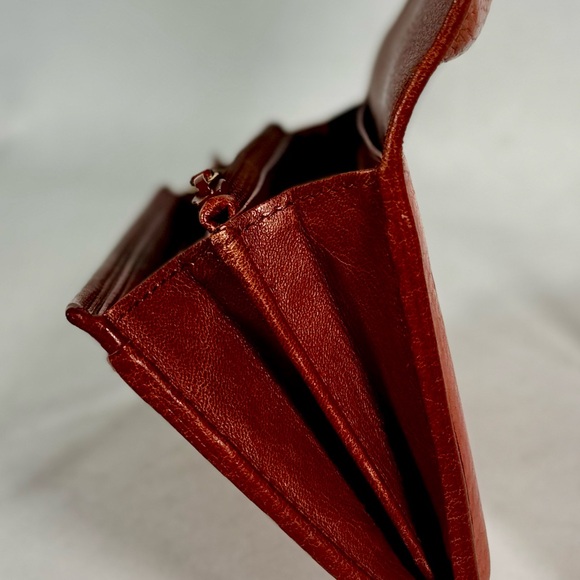 Gucci Long fold over wallet EUC with dust bag - Picture 8 of 9